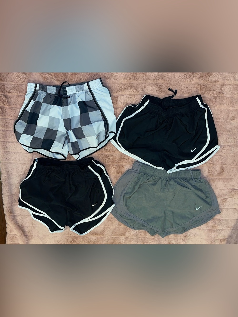 Nike women’s shorts size small Lot of 4 black gray dri-fit